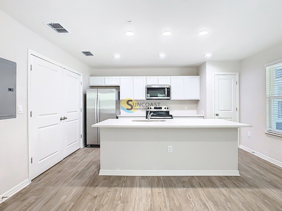 Building Photo - 3821 SW 43rd Ct