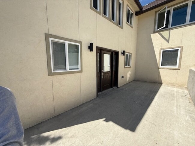 Primary Photo - 928 Park St