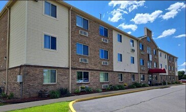 Building Photo - 785 Regina Ln NW