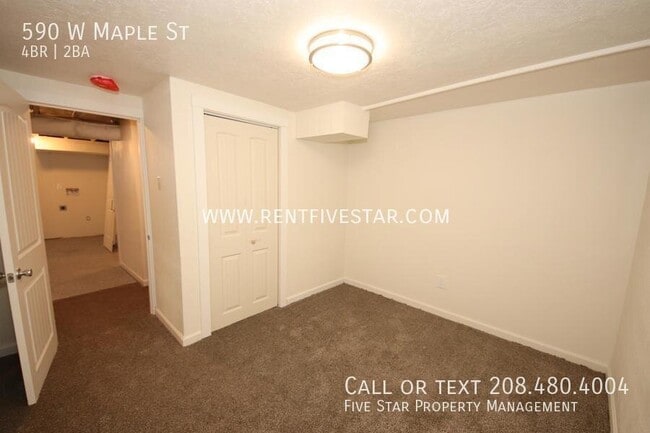 Building Photo - 590 W Maple St