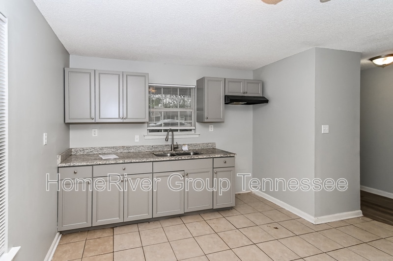 Building Photo - 3878 Winwood Dr