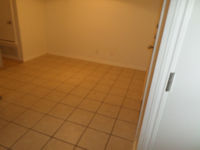 Building Photo - 1310 Chips Dr