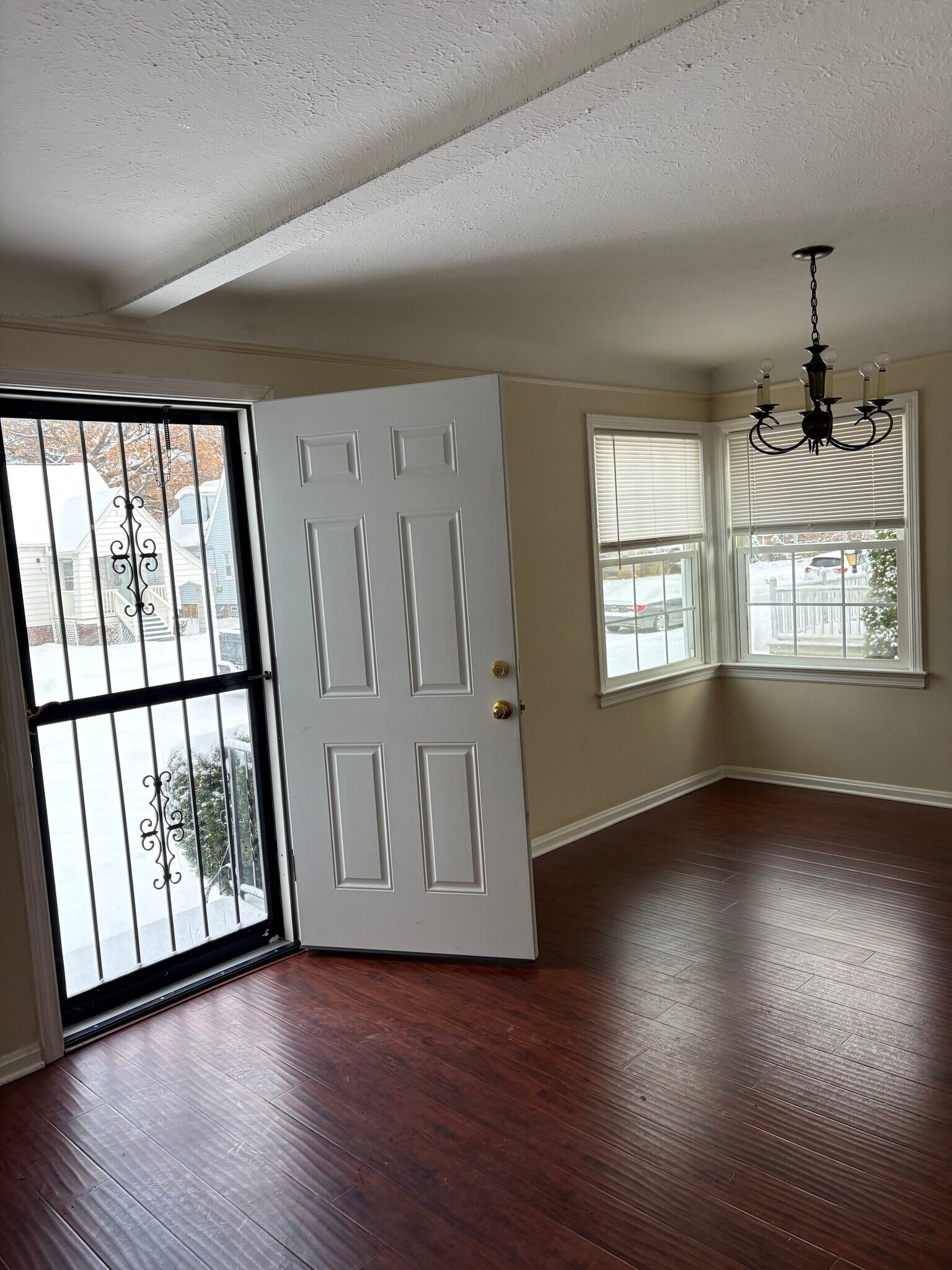 Building Photo - 13813 Wainstead Ave