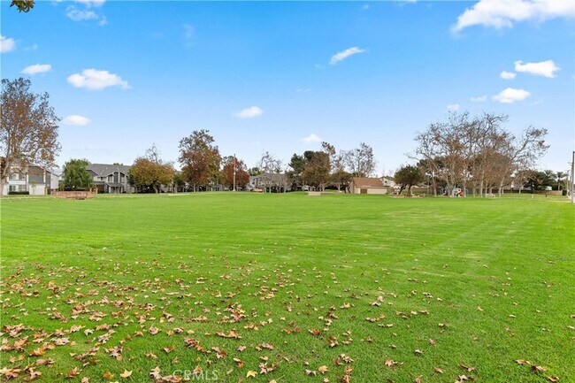 Building Photo - 18312 Parkview Ln