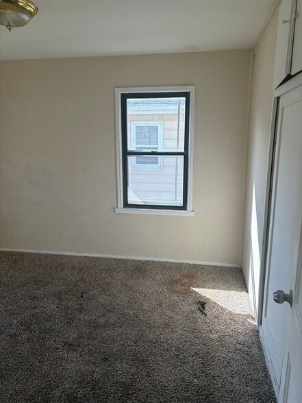 Building Photo - 2408 W Wiswall St