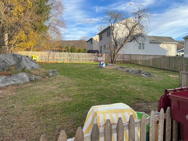 Building Photo - 181 High St