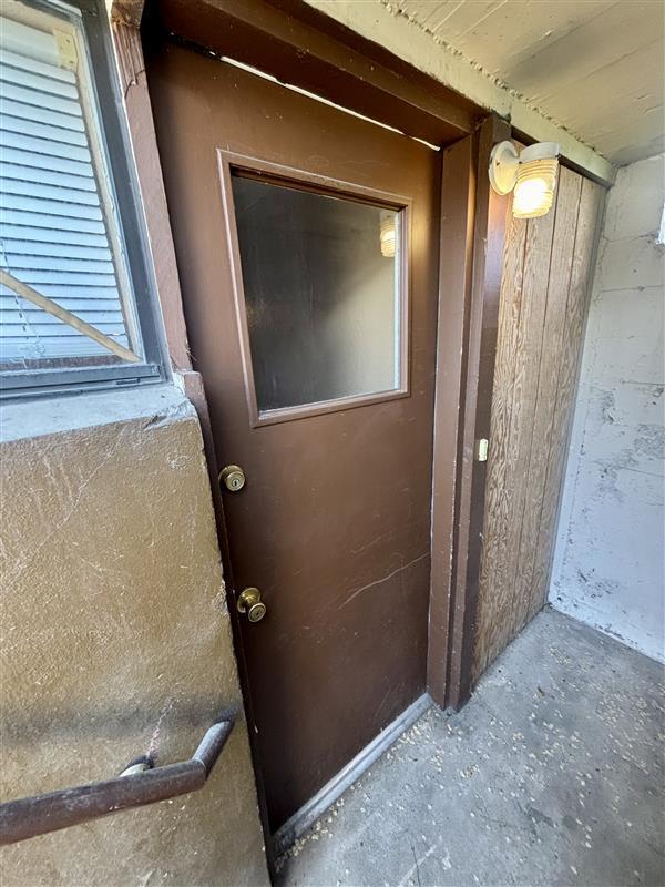 Building Photo - 979 W 100 S