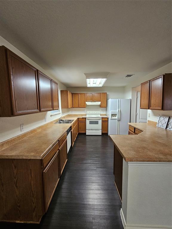 Building Photo - 7020 Doyal Dr