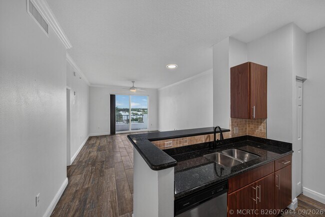 Building Photo - 2401 NE 65th St