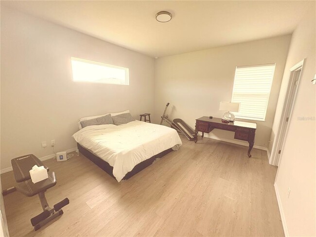 Building Photo - 3109 King Palm Dr