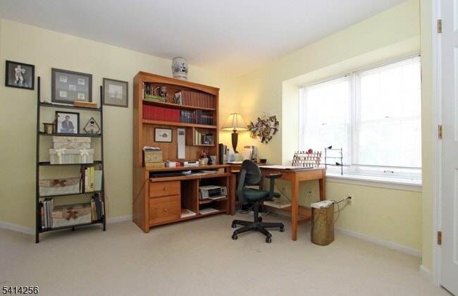 Building Photo - 25 Heritage Dr