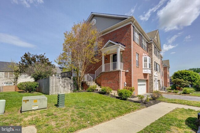 Building Photo - 4624 Kings Mill Way