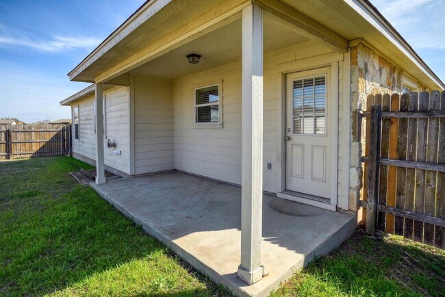 Building Photo - 319 Wildcat Dr