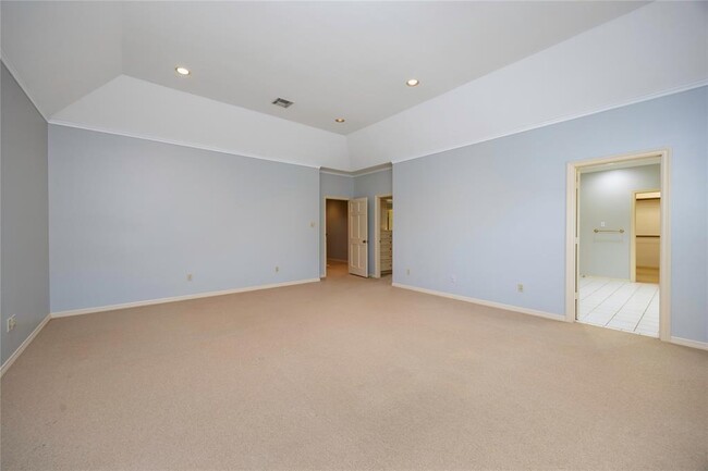 Building Photo - 1536 Potomac Dr