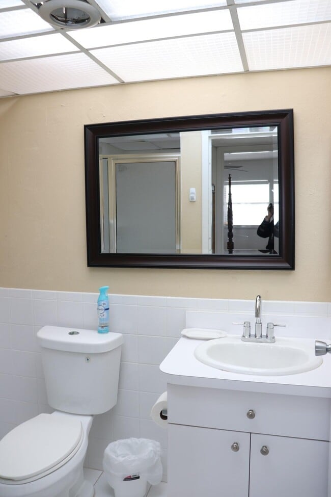 Building Photo - 1 Valencia A