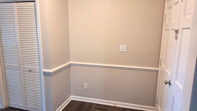 Building Photo - 103 Murchison Dr