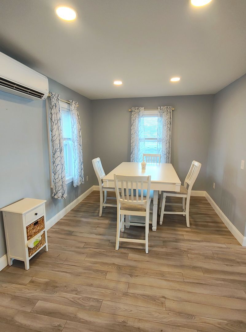 Building Photo - 24 Logan St