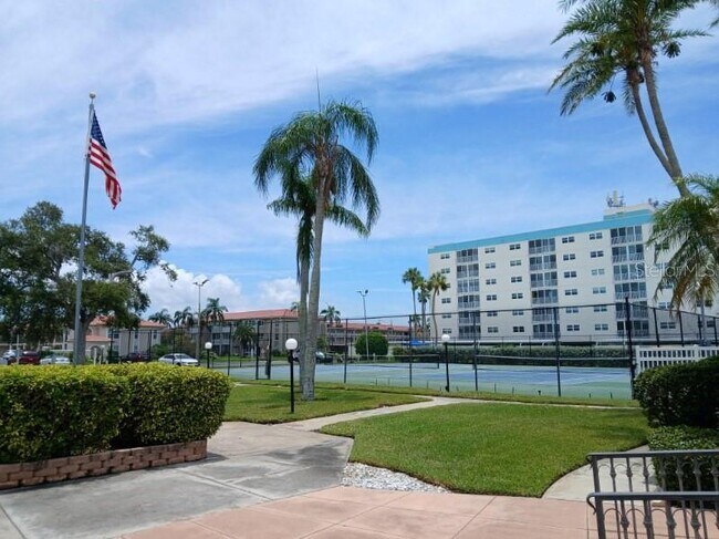 Building Photo - 10350 Imperial Point Dr W