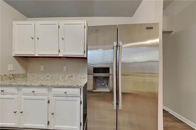 Building Photo - 5990 Bayside Dr NW