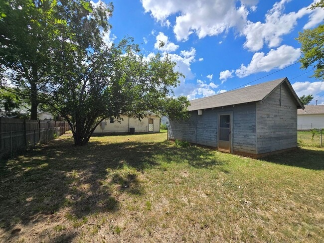 Building Photo - Cute 2 bedroom home near OBU