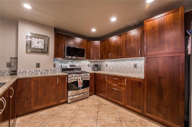 Building Photo - 150 S Las Vegas Blvd