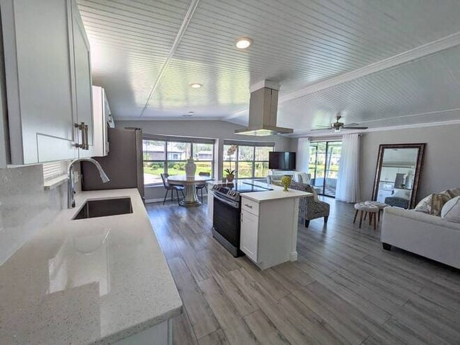 Building Photo - 79 N Meadow Dr