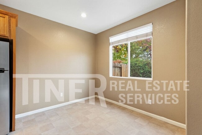 Building Photo - 2345 Coffeeberry Rd