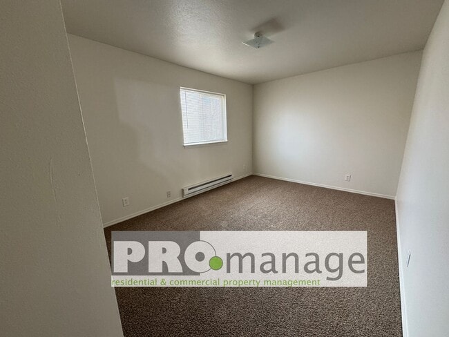Building Photo - 2185 Stace St