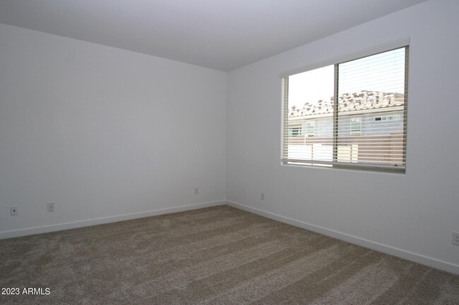 Building Photo - 17108 W Fallen Leaf Ln