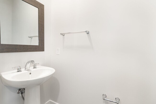 Building Photo - 10 Seover Wy