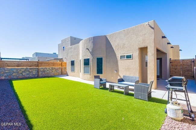 Building Photo - 360 Hector Porras Dr