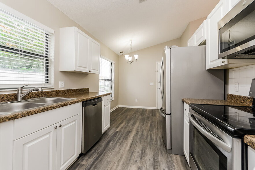 Building Photo - 1418 Mona Dr