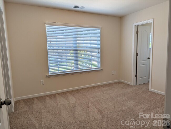 Building Photo - 132 Cherry Bark Dr