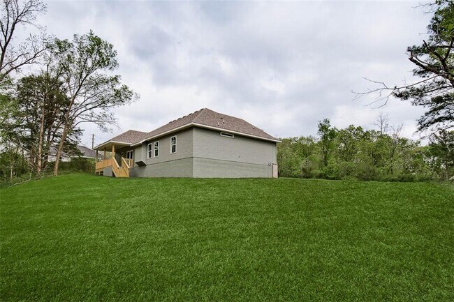 Building Photo - 4 Forfar Dr
