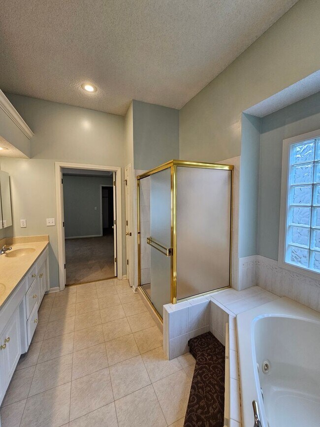 Building Photo - Luxury, Location & Lifestyle—All in One! Executive Home w/ Community Pool