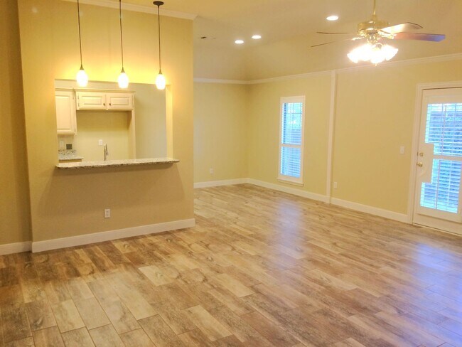 Building Photo - 13 Windtree Park