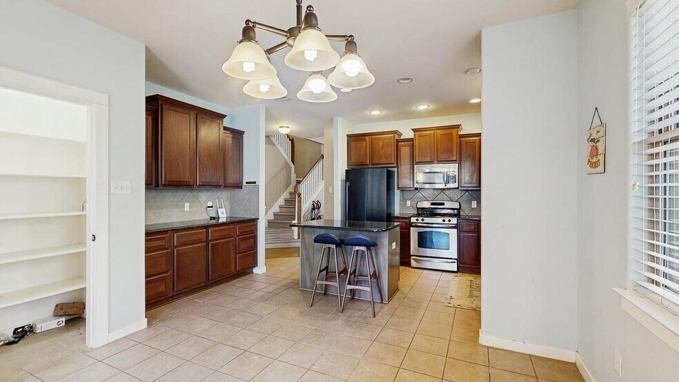 Building Photo - Beautifully updated home in a peaceful Geo...