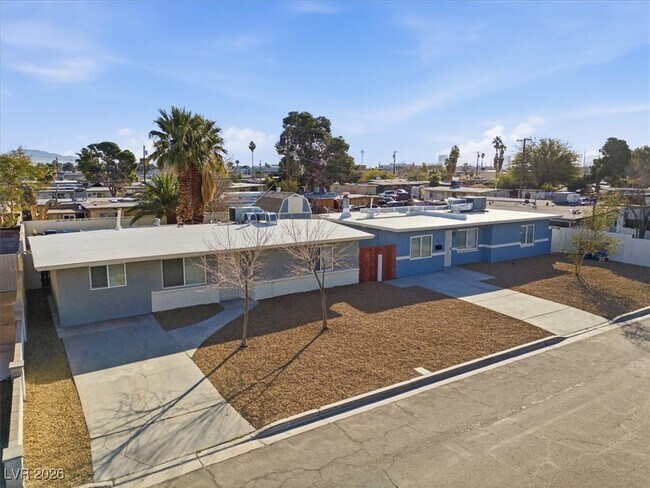 Building Photo - 608 Stanford St