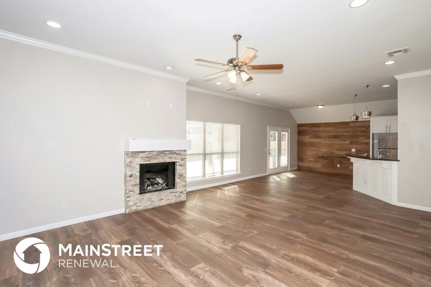 Building Photo - 17304 Hardwood Pl