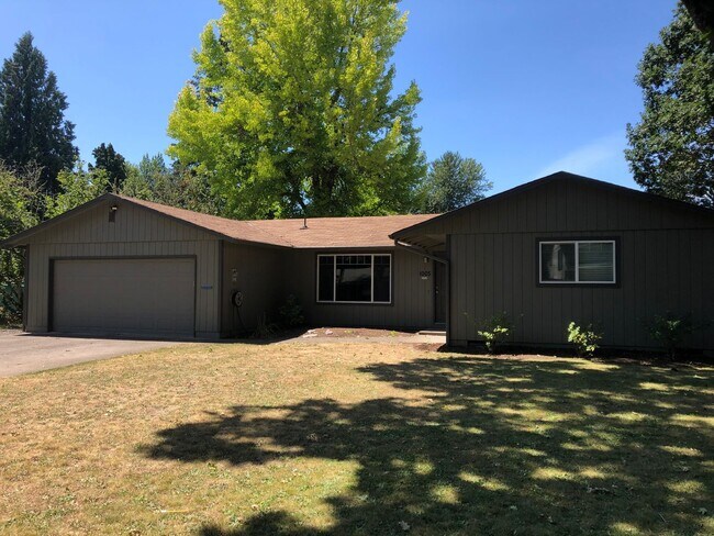 Primary Photo - Well Maintained 3 Bed, 1 Bath Home in SE M...