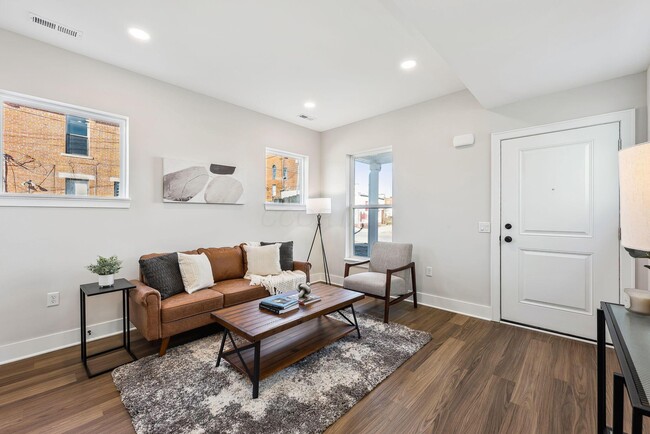 Building Photo - 283 N 18th St