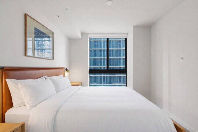 Building Photo - 601 N Miami Ave