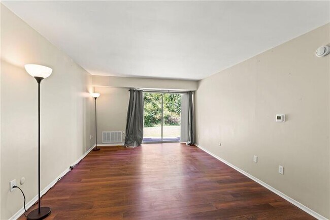 Building Photo - 4073 Sanlin Dr