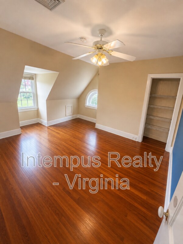 Building Photo - 7296 Fenton Farm Ln