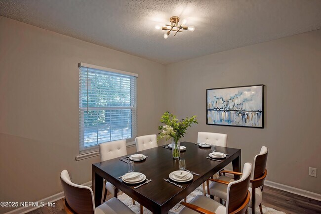 Building Photo - 7728 Pikes Peak Dr