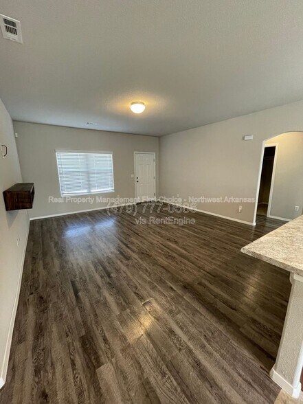 Building Photo - 2429 Sebright Ave