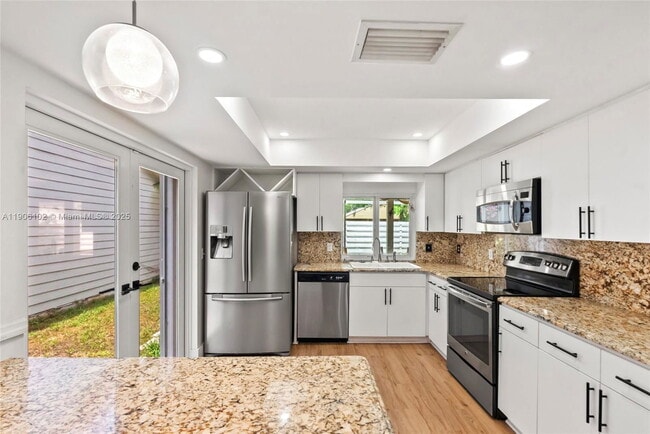 Building Photo - 15026 SW 141st Ct