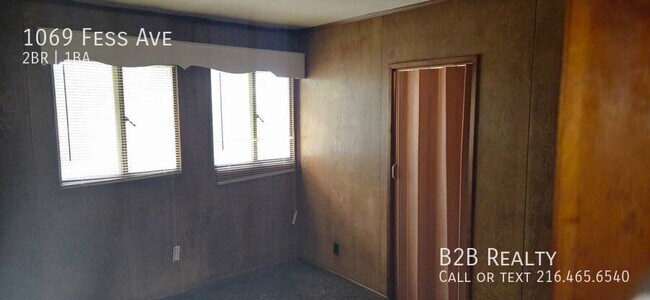 Building Photo - 1069 Fess Ave