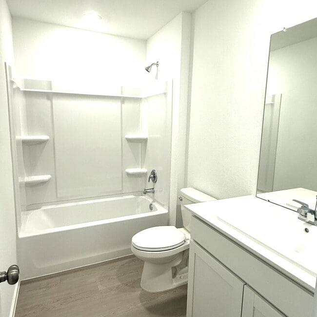 Building Photo - 26934 Dalmatian Bellflower Dr