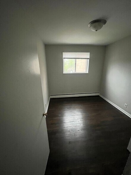 Building Photo - 3140 S Kinnickinnic Ave